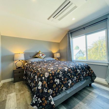 Green Lake 1St Line Home B With Central Air Conditioners Seattle Exteriör bild
